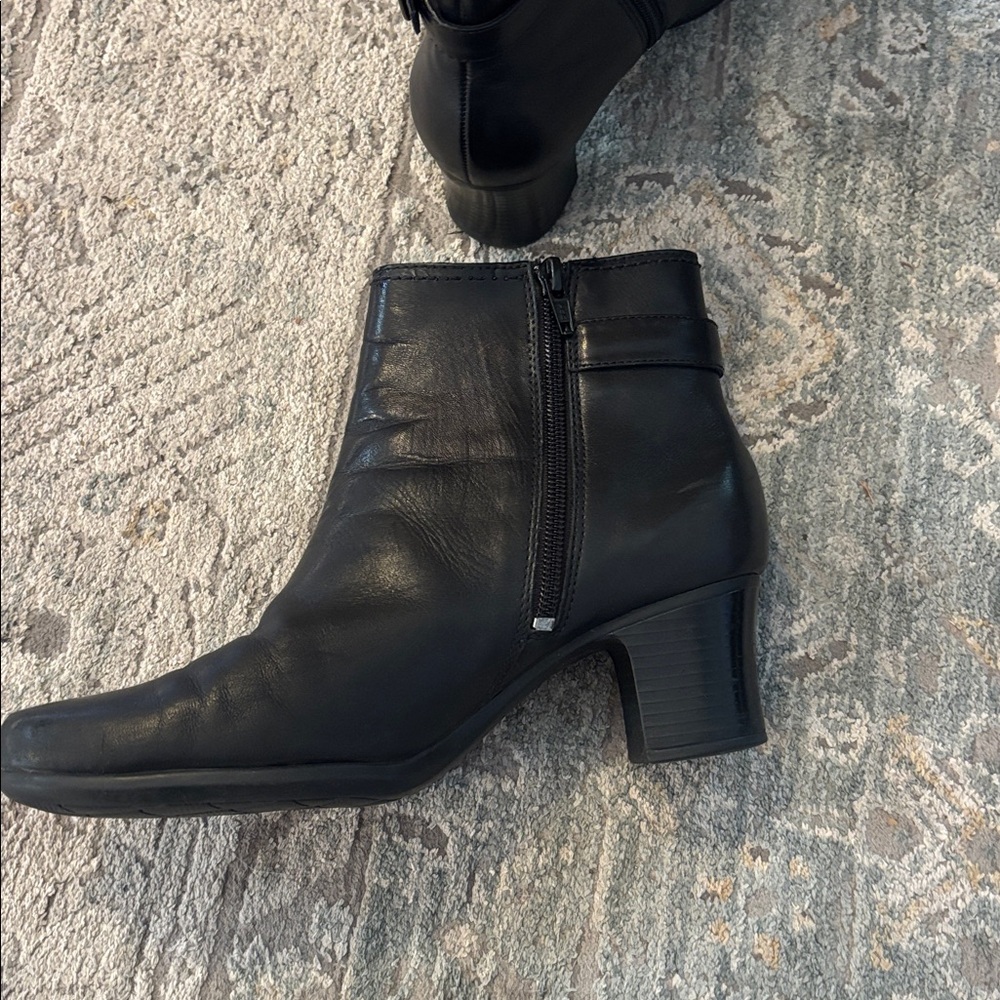Clark’s Black Leather Ankle Boots - Picture 4 of 8
